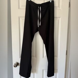 FIGS Livingston scrub pants